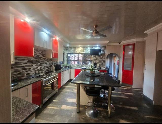 3 BEDROOM HOUSE FOR SALE IN FLORA GARDENS